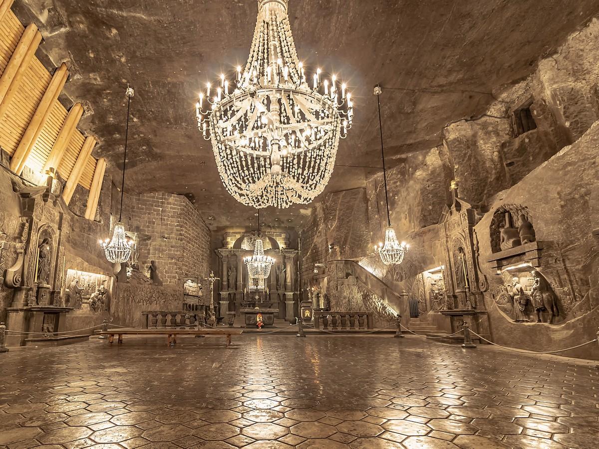 Soln%C3%BD-d%C5%AFl-Wieliczka-kaple-sv.-Kingy-1