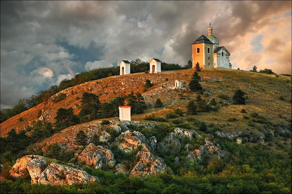 1000x1000-1517493548-svaty-kopecek-u-mikulova