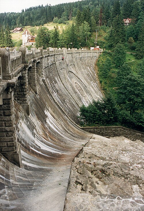 Elbe concrete dam