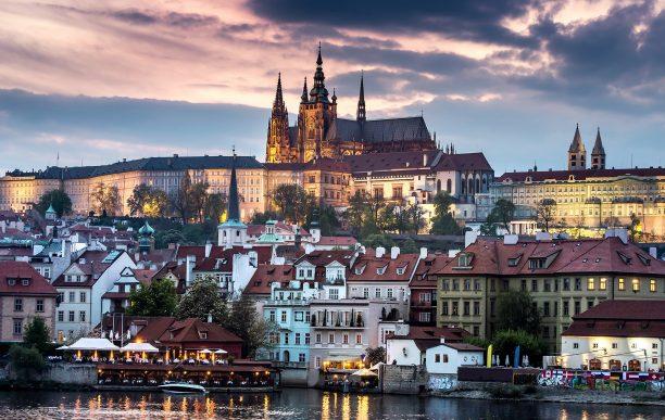 hrad praha dark v2.2-612x387