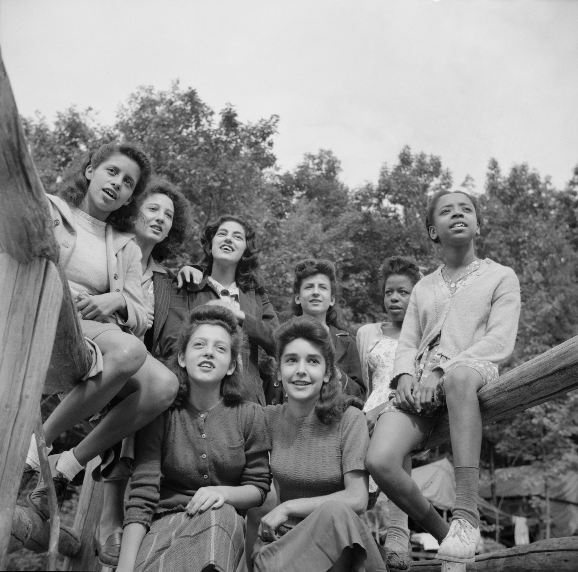 Gordon-parks-photography-integrated-summer-camps-singers