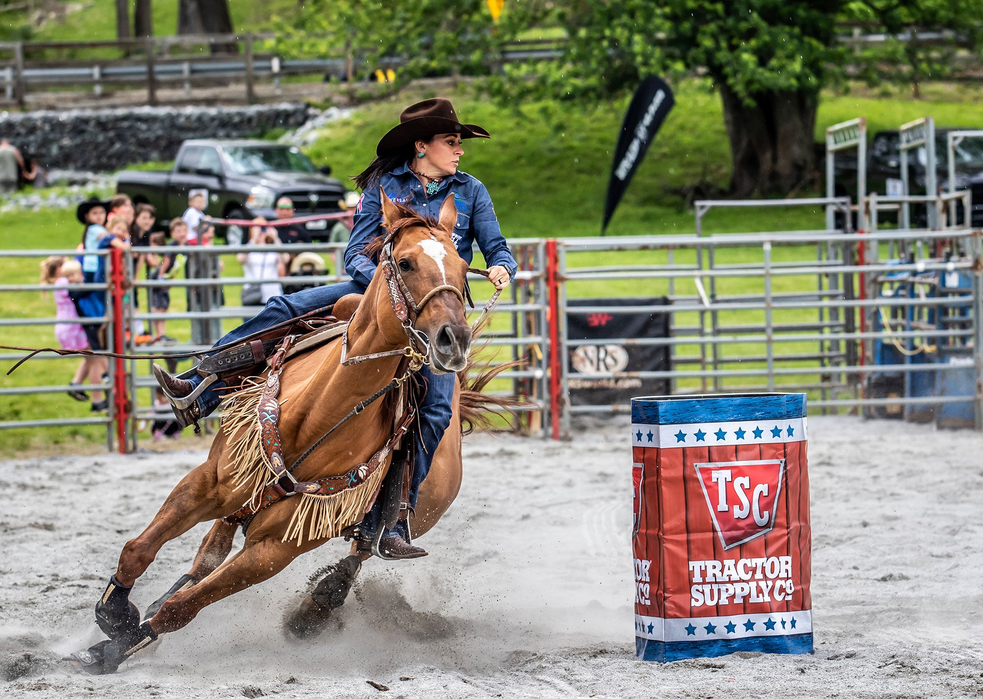 bg-barrel-racing-tractor-supply