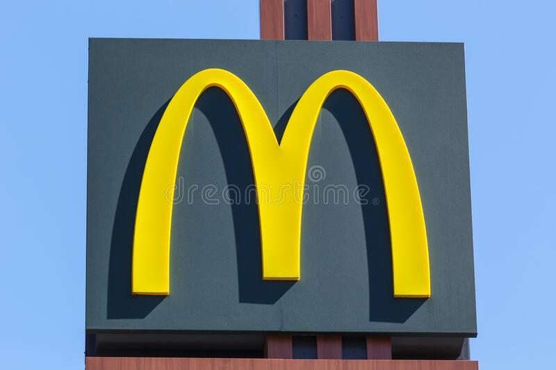 mcdonalds-logo-sign-mcdonald-s-restaurant-mc-donald-donalds-stuttgart-germany-april-195289849