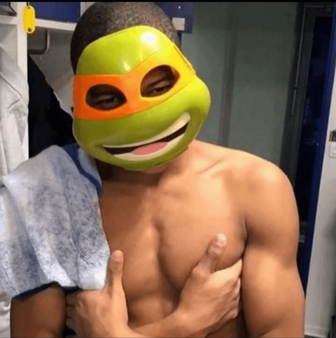 kylian-mbapp%C3%A9-will-wear-a-black-mask-if-he-plays-tonight-v0-4loflpcqcz7d1