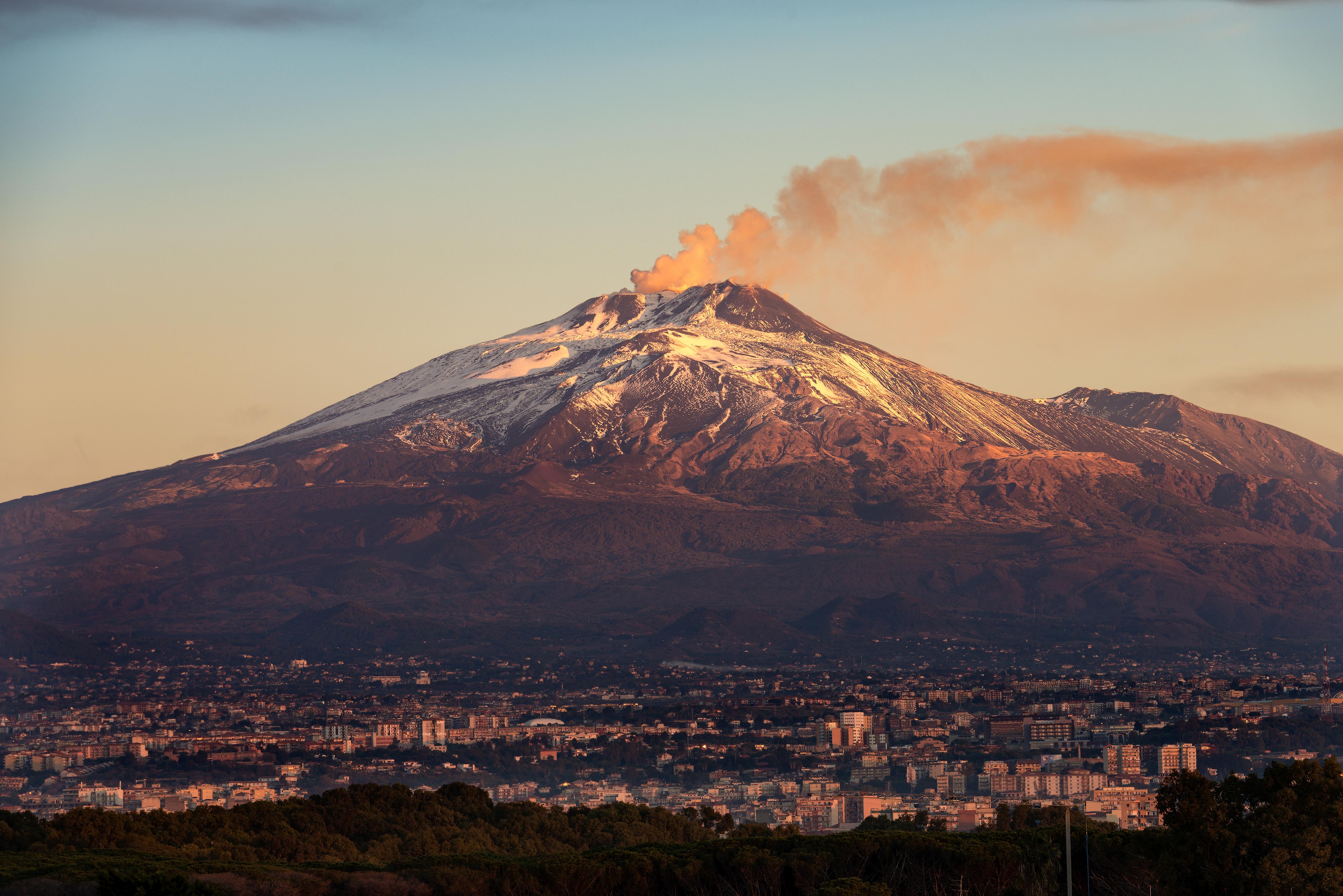 20210310132722-etna-sicilia-gettyimages-894433170