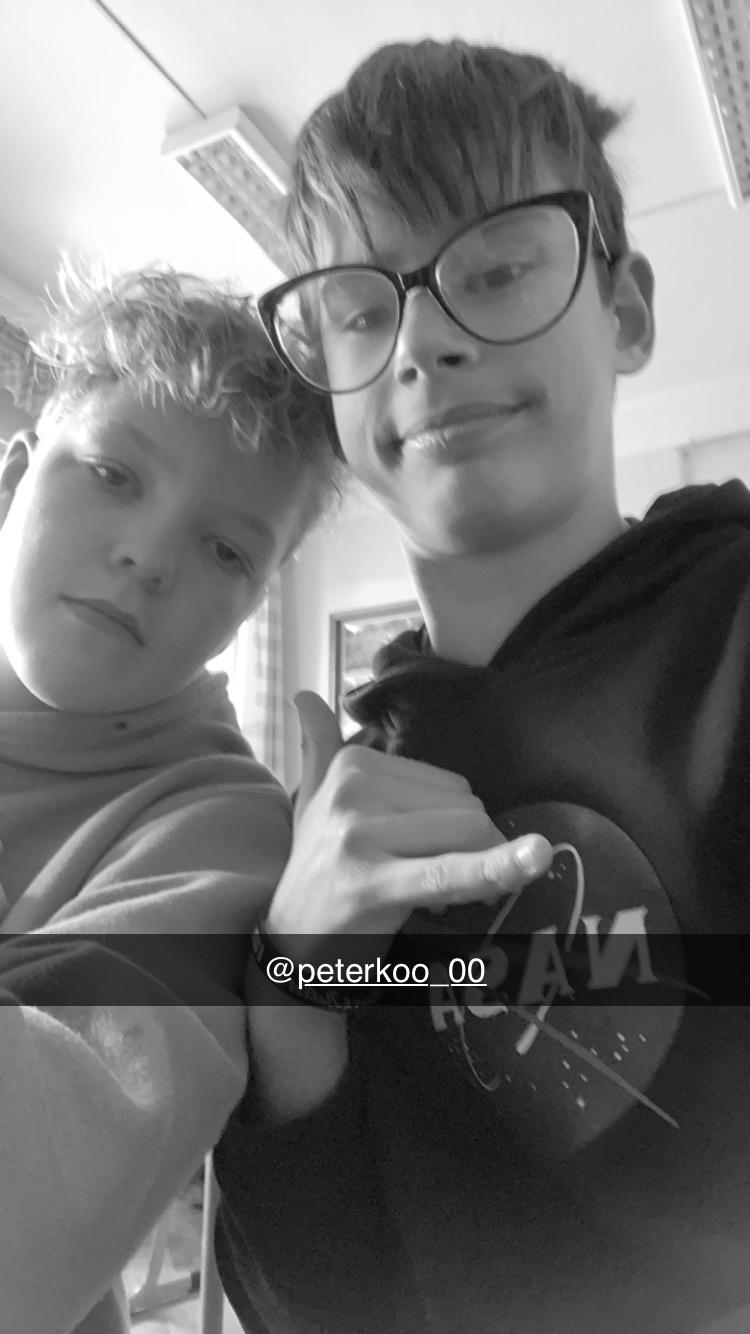 E72C9469-3C43-433D-A383-B8BCE52A7BD6