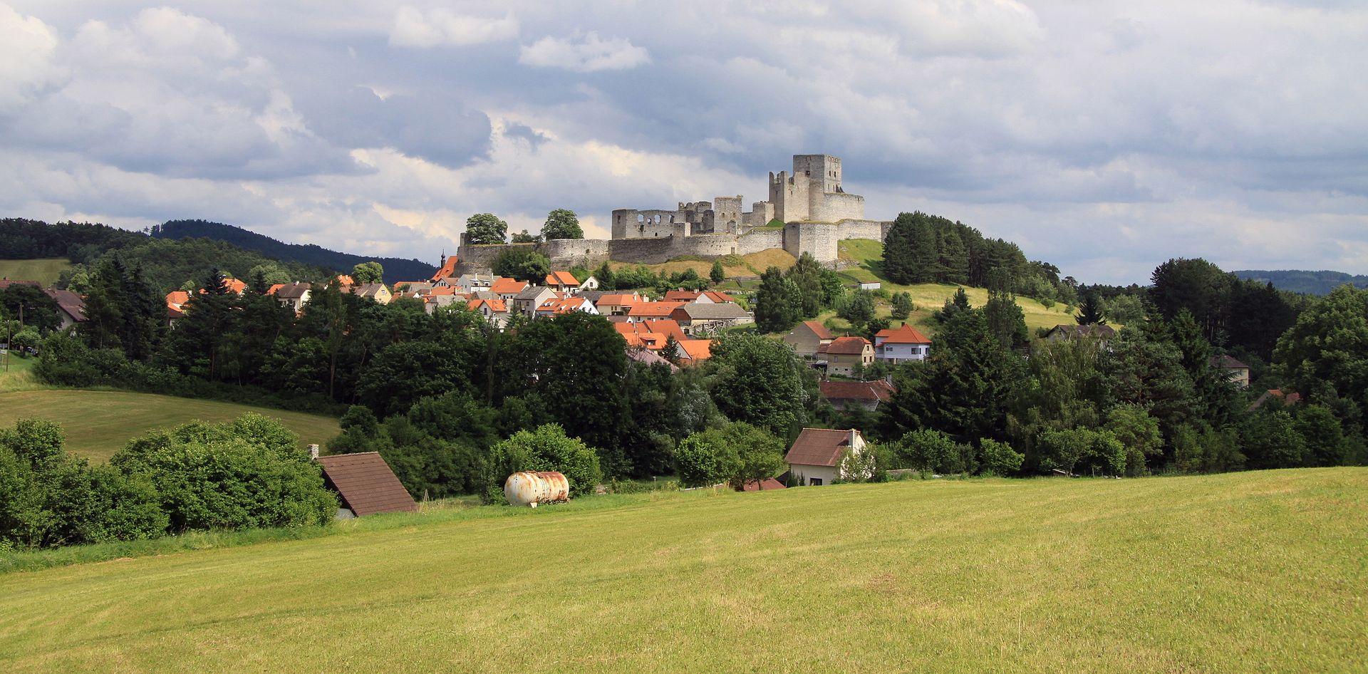 View of the Rabí Castle (1)