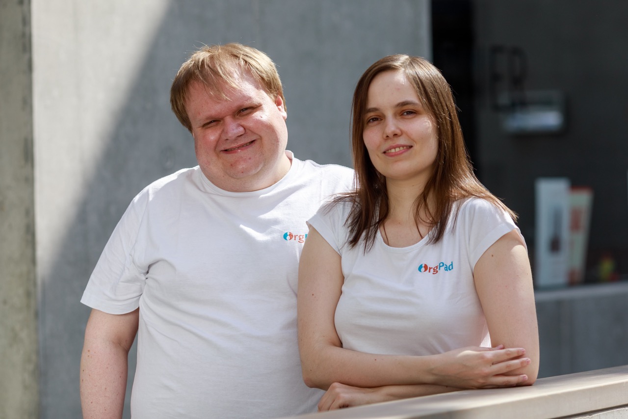 Kamila-and-Pavel-in-OrgPad-T-shirts-Kamila-a-Pavel-v-OrgPadích-tričkách