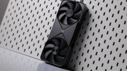 RTX 5090 - duża wydajność dużym kosztem (2160p 30fps VP9 LQ-96kbit AAC)-00.00.38.268