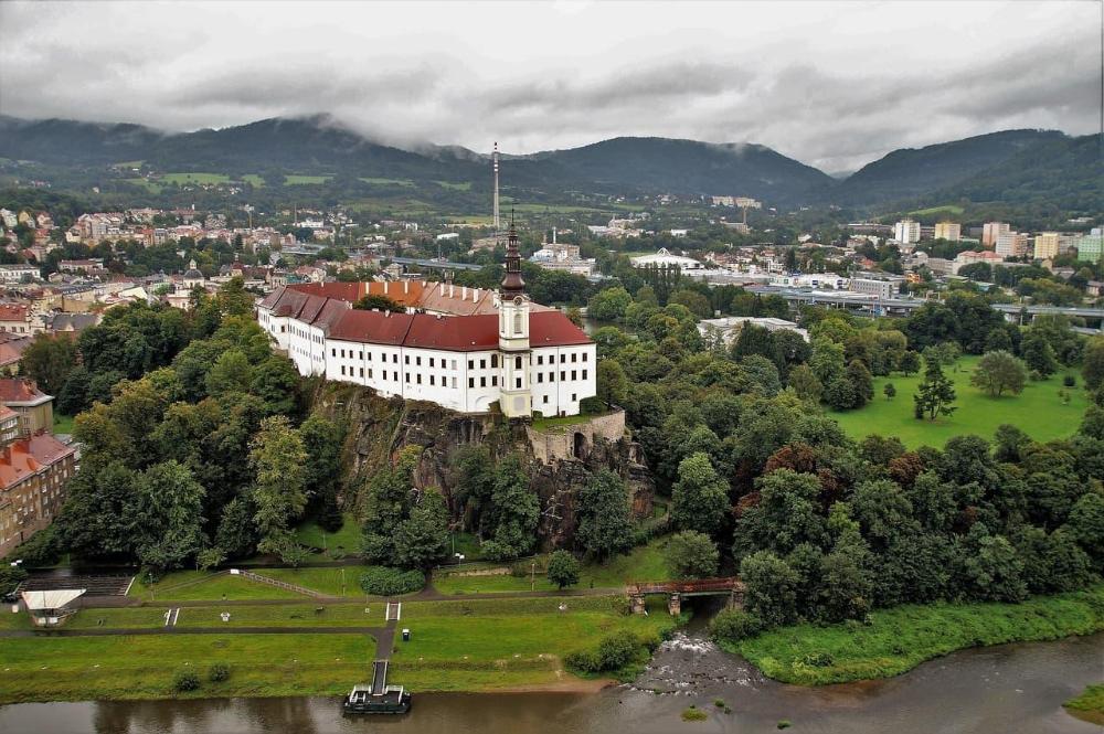 the-decin-castle-2797115 1280-1